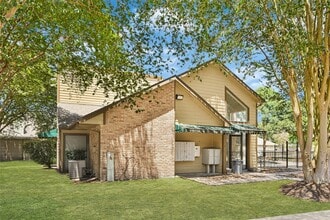 Building Photo - 16800 Sugar Pine Dr
