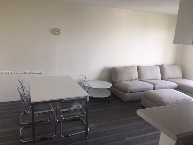 Foto del edificio - 816 NW 11th St