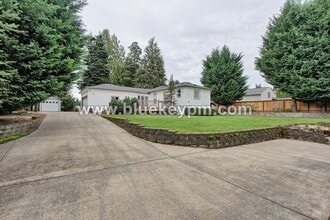 Building Photo - 4114 NE 56th St