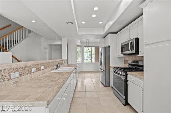 Building Photo - 664 Peachy Canyon Cir