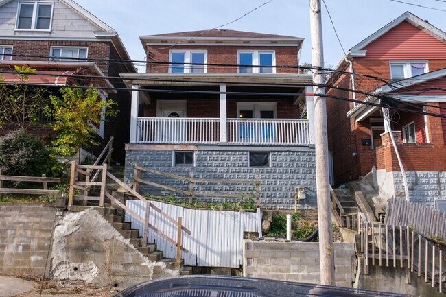 Foto del edificio - RENT TO OWN!! Charming 3-Bedroom Single Fa...