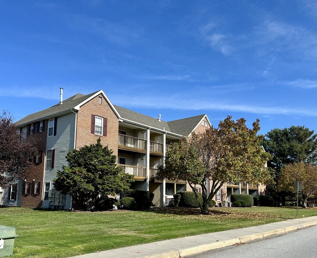 Foto principal - 303 N Caroline Pl