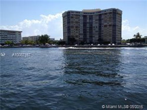 Building Photo - 1833 S Ocean Dr