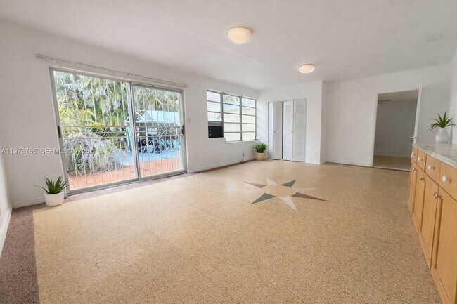 Foto del edificio - 2227 SW 2nd Terrace