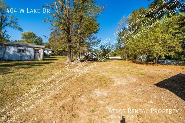 Building Photo - Charming 3-Bedroom Home on W Lake Drive – ...