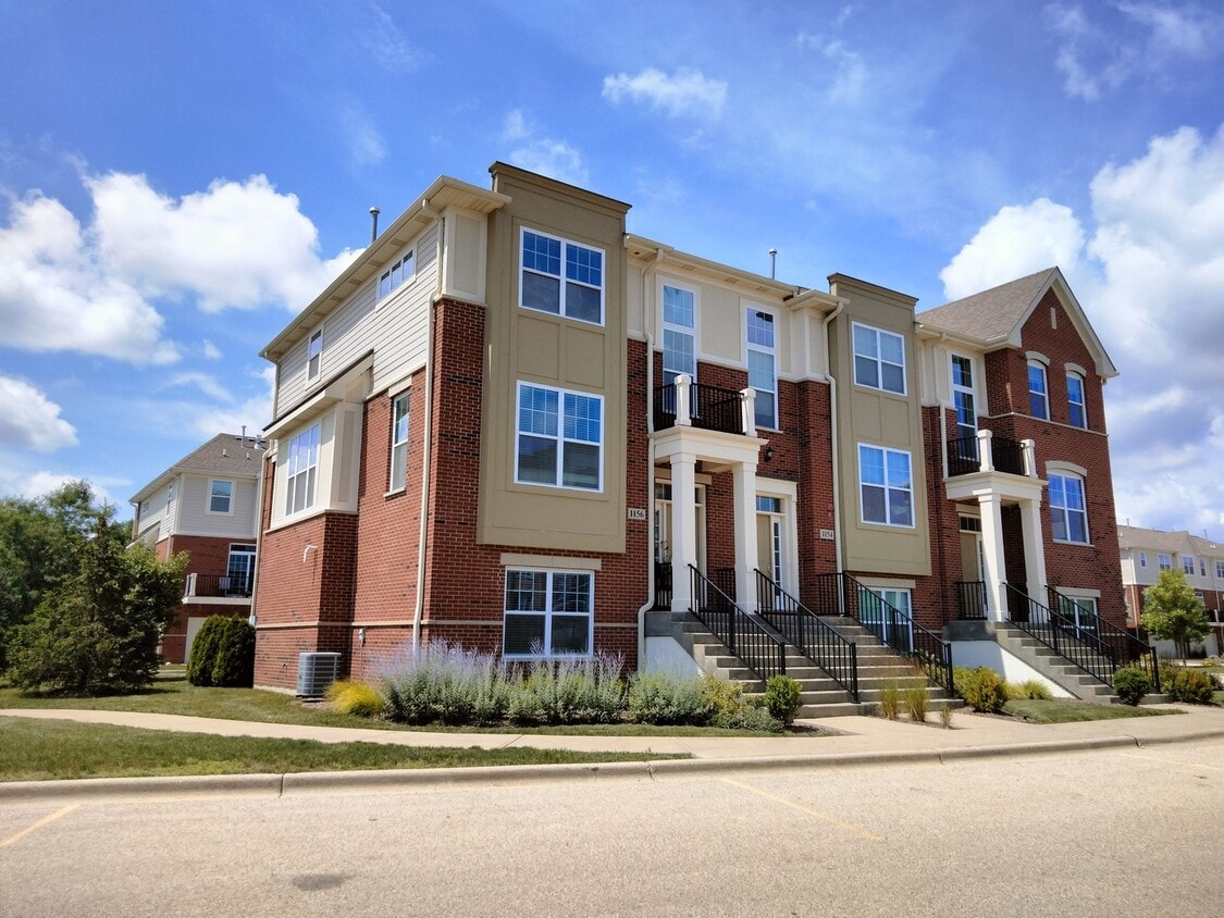1156 Windward Ln, Vernon Hills, IL 60061 Townhome Rentals in Vernon