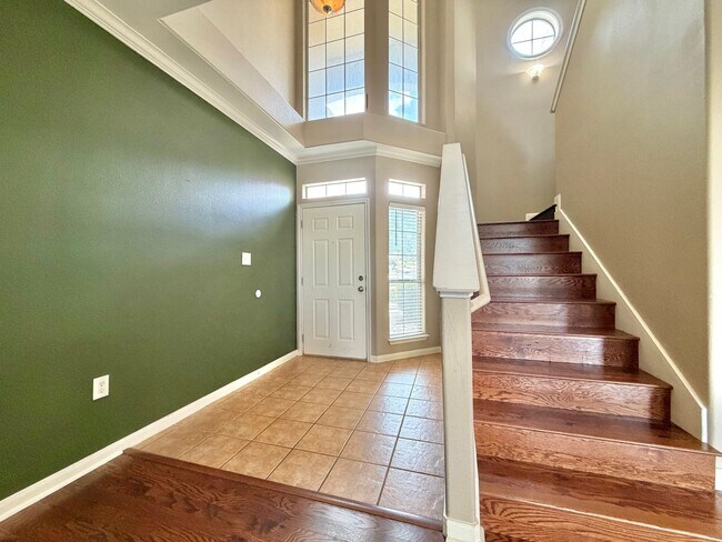 Foto del edificio - 3300 Forest Creek Dr