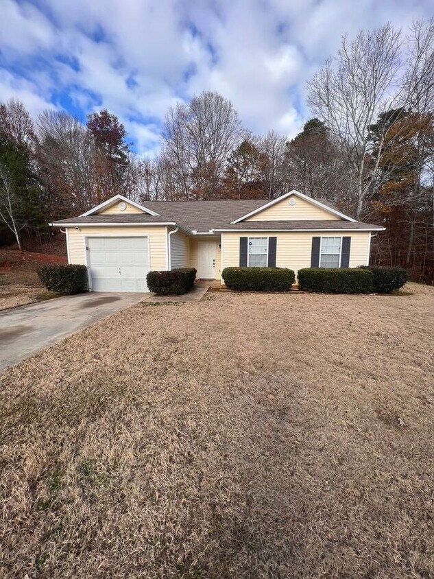 Primary Photo - NEWLY REMODELED 4 BED 2 BATH HALF OFF 1ST ...