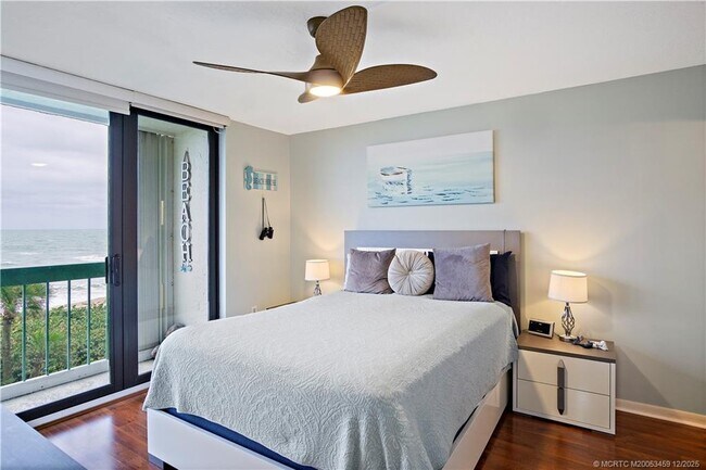 Foto del edificio - 9940 S Ocean Dr