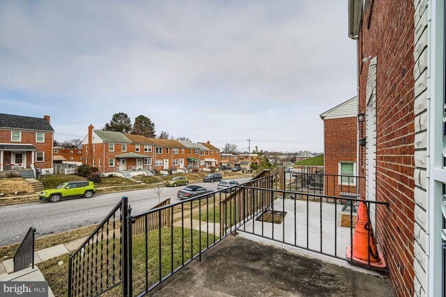 Building Photo - 571 Welbrook Rd