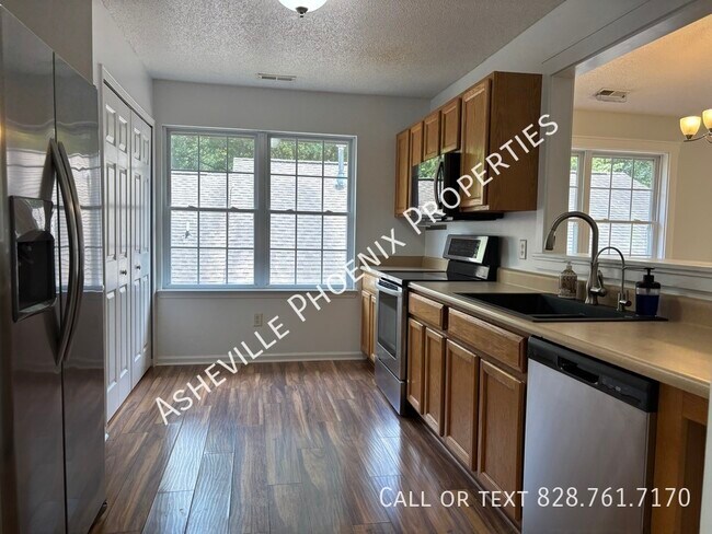 Foto del edificio - 73 Creeks End Cir