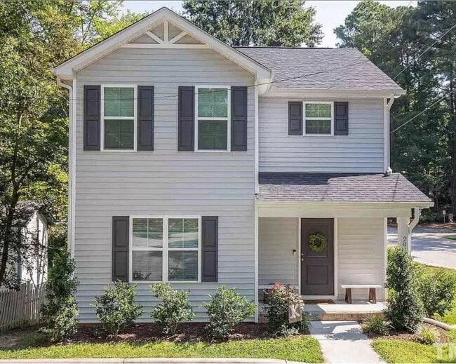 Photo - 200 Baucom St House