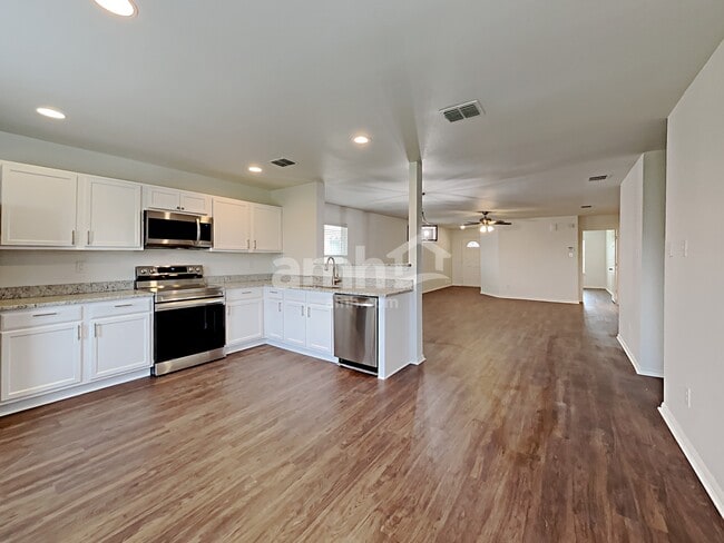 Building Photo - 16617 J Cheshier Ct