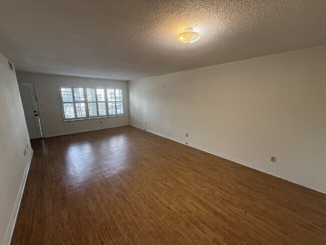 Foto del edificio - Spanish Villa Condo