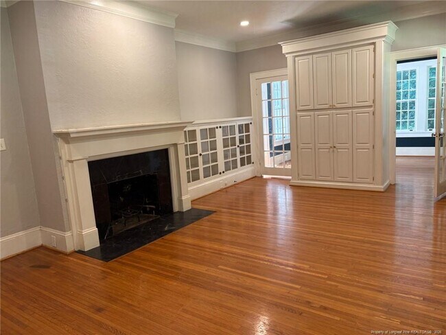 Building Photo - 310 Hinsdale Ave