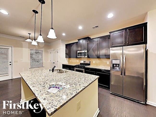 Building Photo - 8030 Gracen Dr