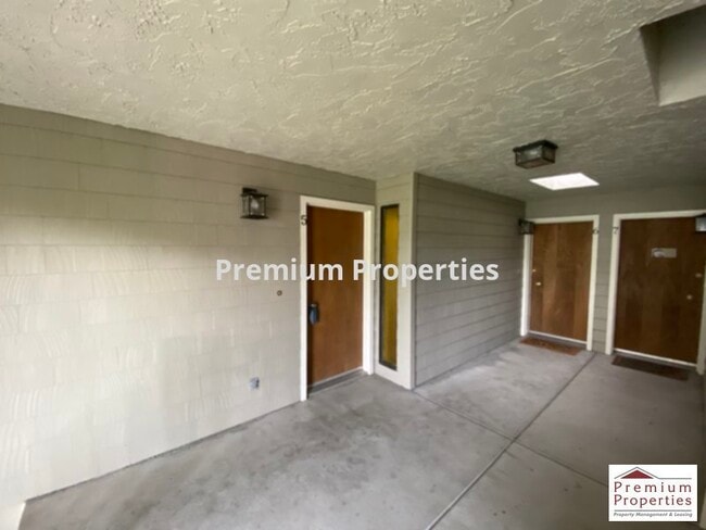 Building Photo - 1089 Wesley Ct