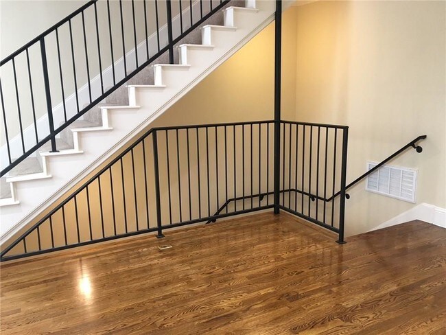 Foto del edificio - 4153 Grassmere Ln