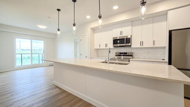 Building Photo - 2.0 bedroom in Calgary Alberta T3M 3X3