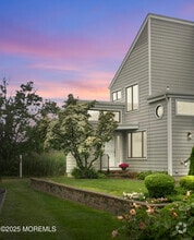 Building Photo - 9 Bridgewaters Dr
