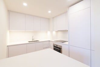Building Photo - 4800 Maisonneuve Blvd W