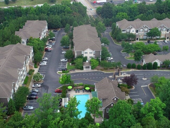 Building Photo - Parkway Vista