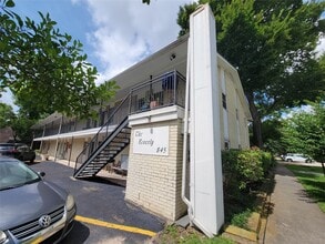 Building Photo - 845 Beverly St