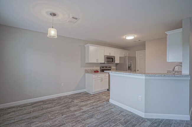 Building Photo - 224 Twin Lakes Ln