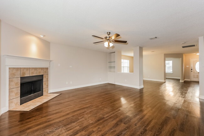 Building Photo - 7912 Whitney Ln