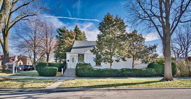Building Photo - 5057 Chase Ave