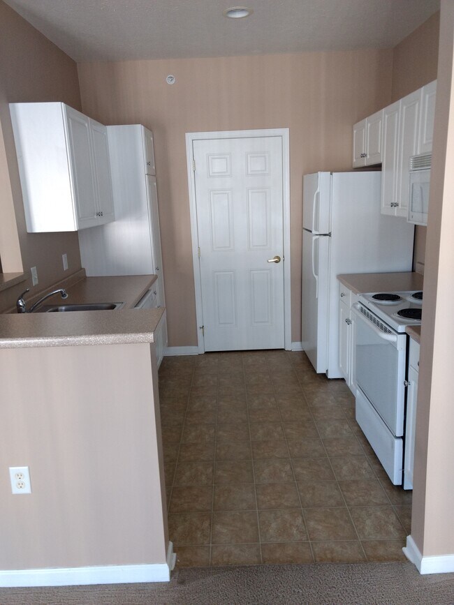 kitchen - 1010 Stockton Rdg