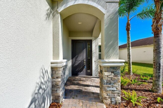 Foto del edificio - Waterfront Home for Lease – Resort-Style Living Every Day!
