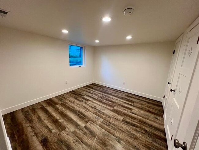 Building Photo - 144 S 100 W