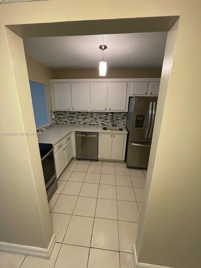 Foto del edificio - 1000 Parkview Dr