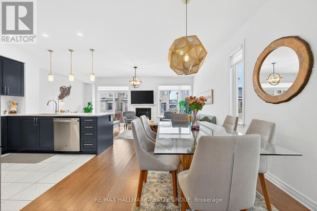 Photo du bâtiment - 705 Capricorn Cir