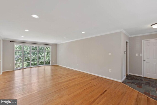 Foto del edificio - 2741 S Grove St
