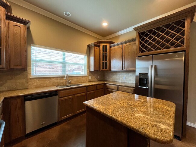 Foto del edificio - 3 Bedroom Home available for rent.   Refrigerator, washer and dryer included.