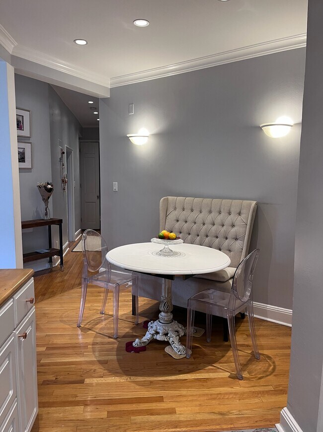 Foto del edificio - 102 W 75th St