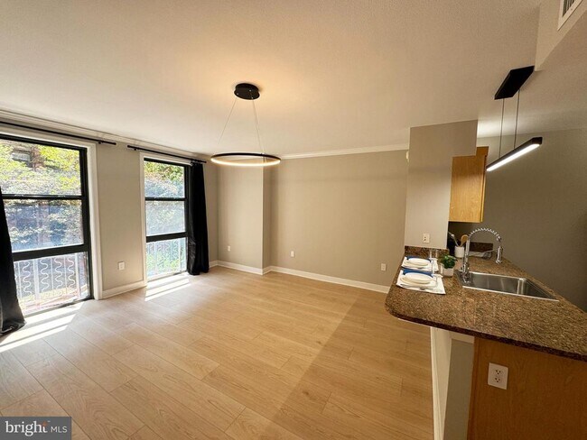 Foto del edificio - 616 E St NW