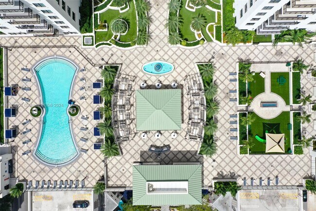 Foto del edificio - 999 SW 1st Ave