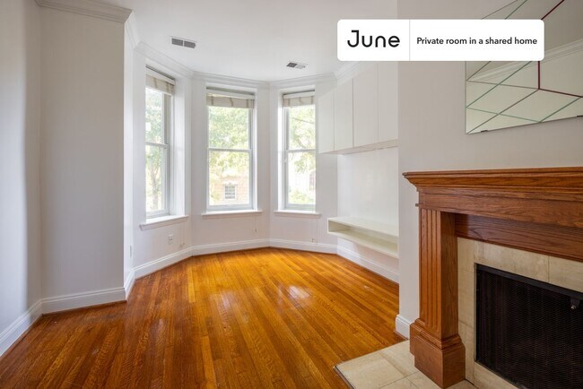 Foto del edificio - Room in Shared 3 bed/1 bath home