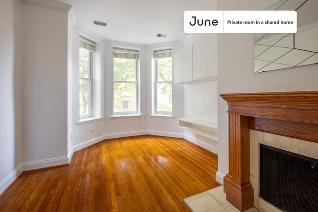 Building Photo - Room in Shared 3 bed/1 bath home