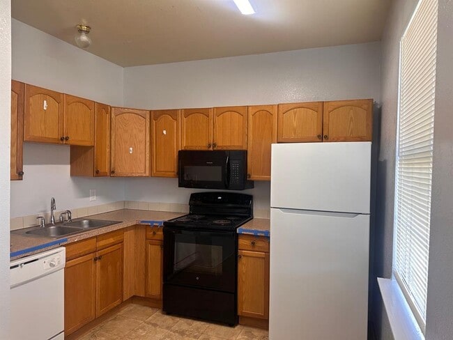 Building Photo - 251 Zimmerman Ave