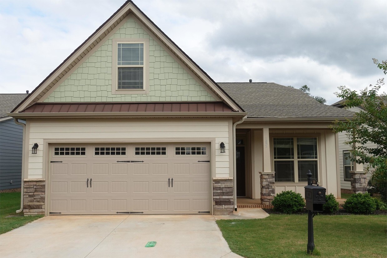Foto principal - 185 Bur Oak Dr