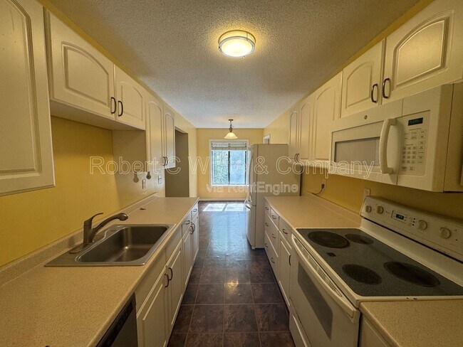 Foto del edificio - 95 Woodsedge Dr
