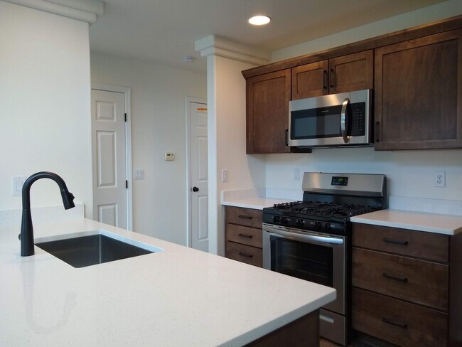 Foto del edificio - 3 Bedroom House For Heights On Hood River