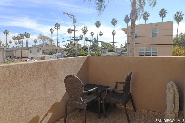 Building Photo - 1035 Hornblend St