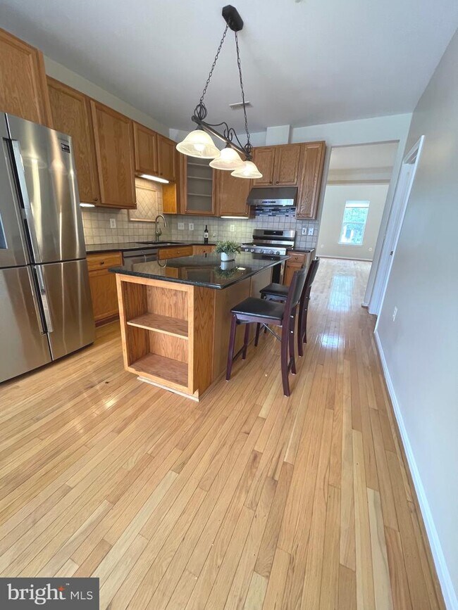 Building Photo - 525 Redland Blvd