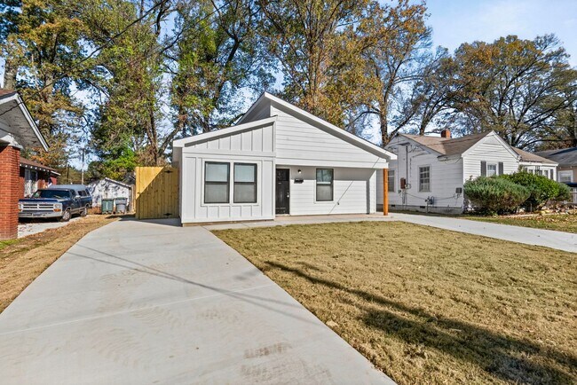 Photo - New Rental Opportunity in Memphis! House