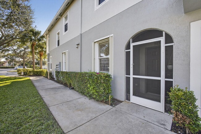 Building Photo - 3055 Grandiflora Dr